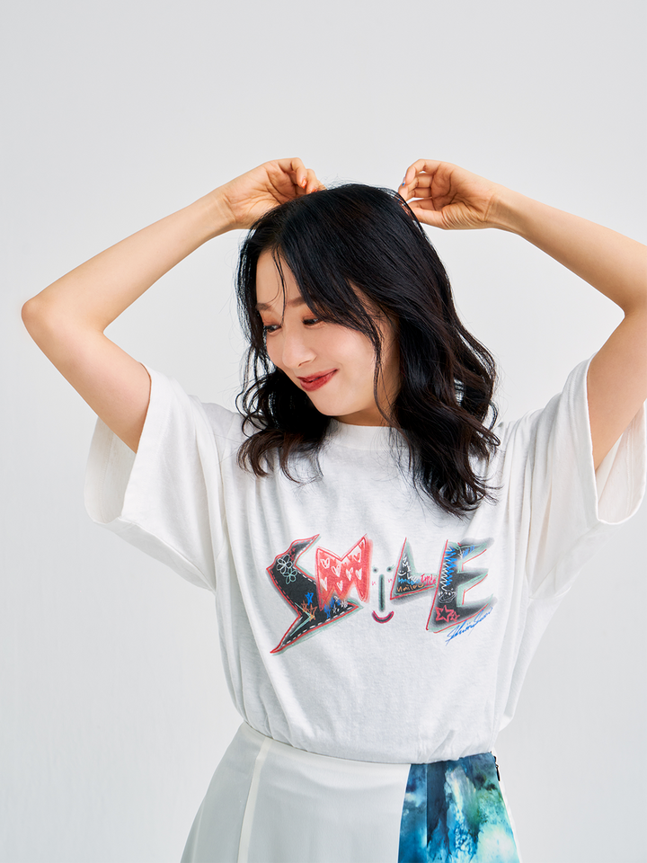 佐藤詩織＆鈴本美愉 Sustainable Message Tシャツ Type A[GF015]