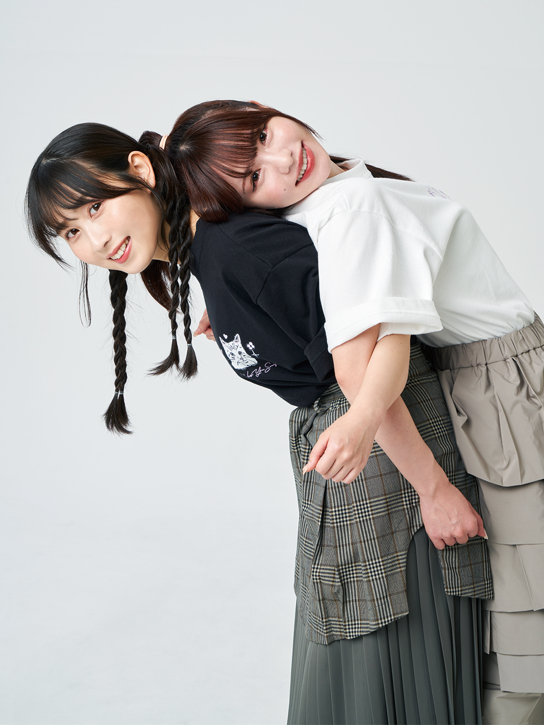 SKE48 佐藤佳穂＆井上瑠夏 Sustainable Message Tシャツ Type B [GF027]